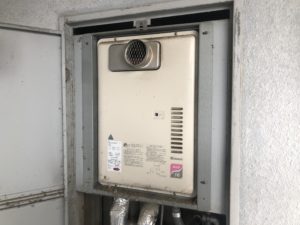 岐阜県 集合住宅 リンナイ 扉内設置ガス給湯器交換工事【株式会社山嘉】